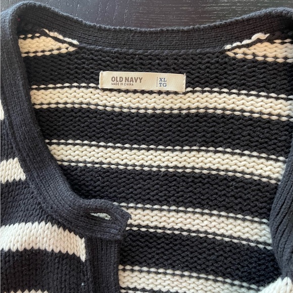 Black and Cream Striped Sweater - Picture 5 of 11